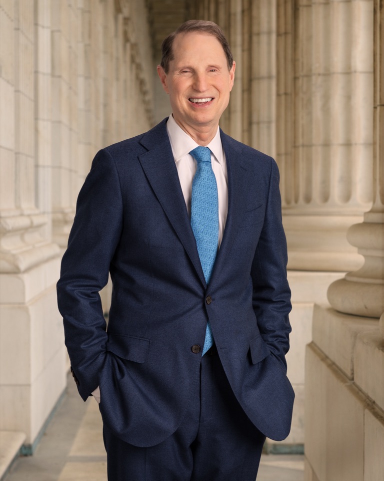 Official portrait of Ron Wyden